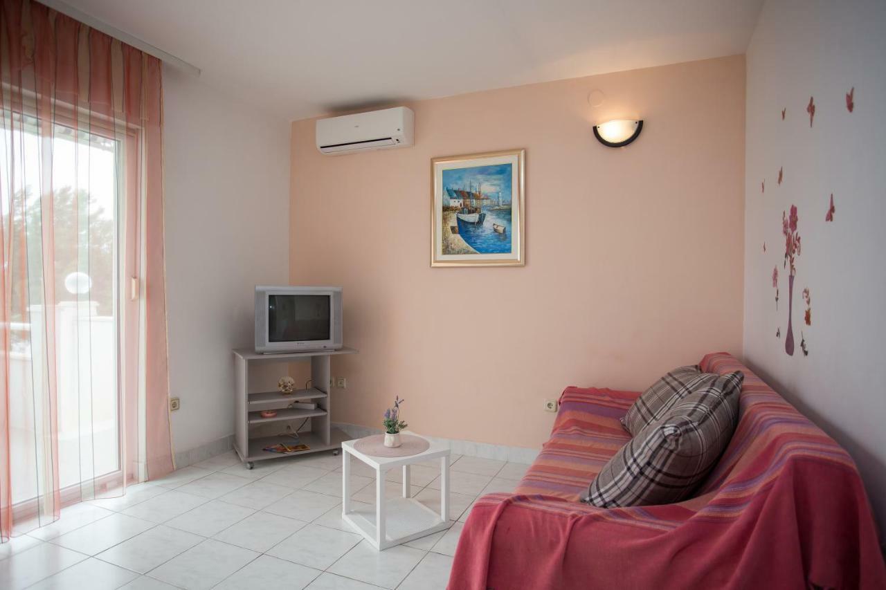 פרימוסטן Apartments Gloria מראה חיצוני תמונה