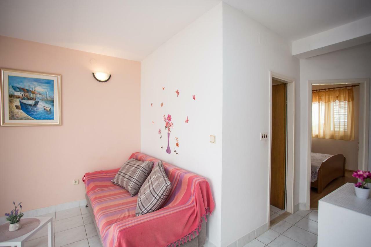 פרימוסטן Apartments Gloria מראה חיצוני תמונה