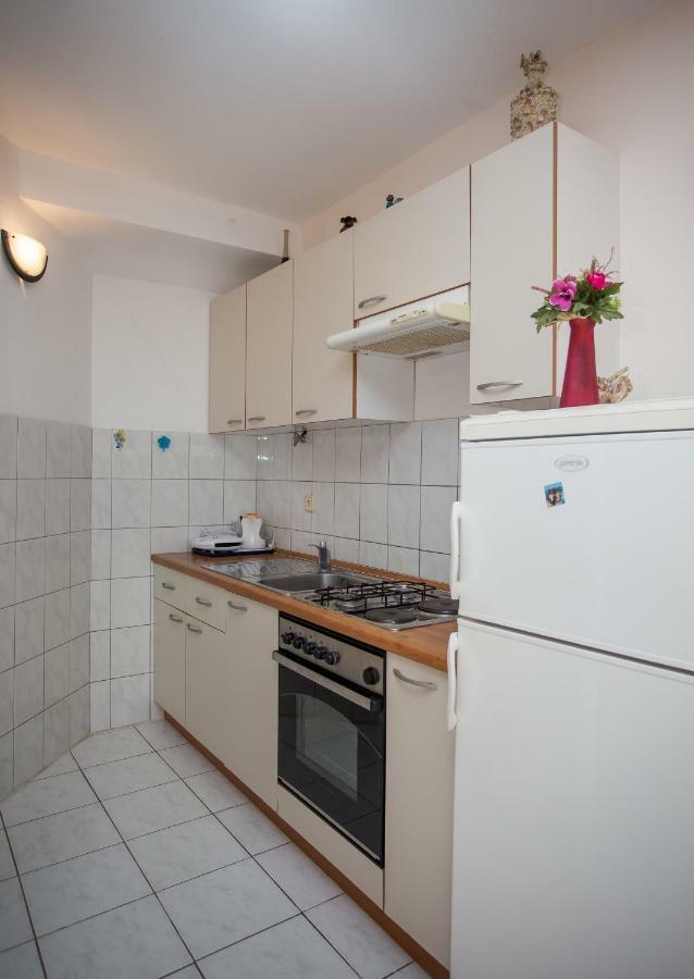 פרימוסטן Apartments Gloria מראה חיצוני תמונה