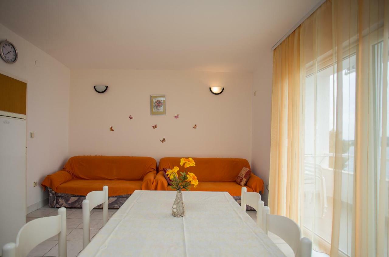 פרימוסטן Apartments Gloria מראה חיצוני תמונה